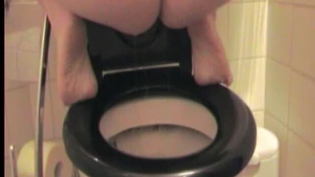 Amateur chick shitting in the toilet - Scat Video Collection Scat Porn